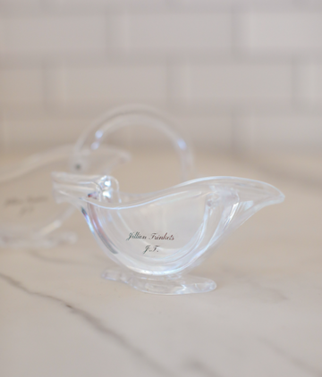 Elegant bird-like design. Put in a lemon slice, and you can drink lemonade in a flash with a simple press—a sophisticated gadget for the kitchen.